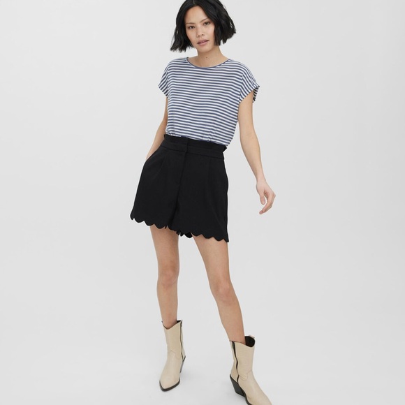 Black High Waist Shorts with Scalloped Hem - Picture 1 of 10